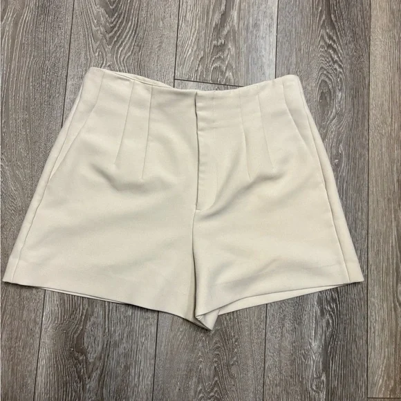 Zara Cream High Waist Women's Shorts - Picture 3 of 11